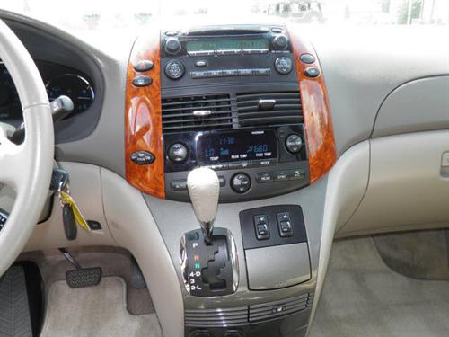 Toyota Sienna 2008 photo 1