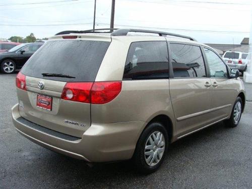 Toyota Sienna 2008 photo 1