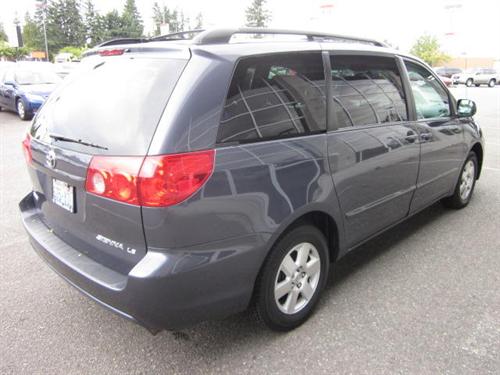 Toyota Sienna 2008 photo 1