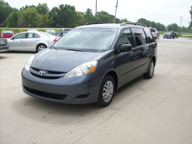 Toyota Sienna 2008 photo 1