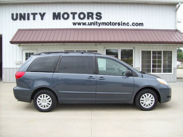 Toyota Sienna 2008 photo 2