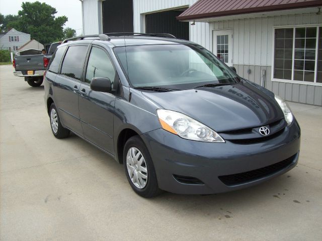 Toyota Sienna 2008 photo 4