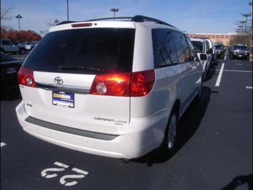 Toyota Sienna 2008 photo 3