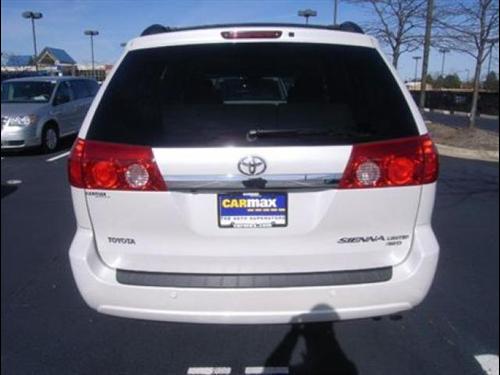 Toyota Sienna 2008 photo 4