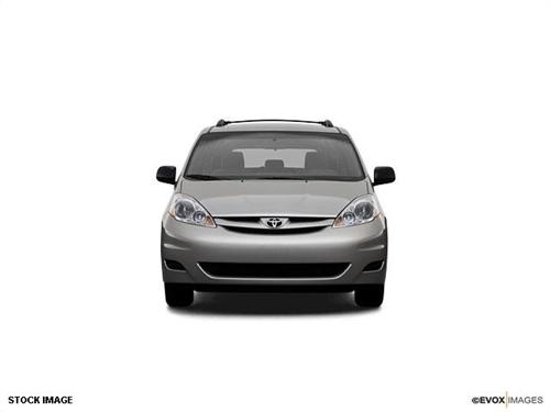 Toyota Sienna 2008 photo 1