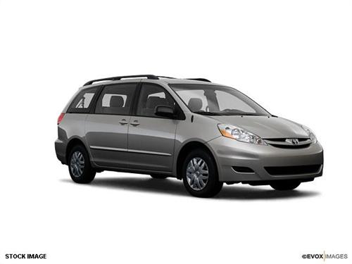 Toyota Sienna 2008 photo 2