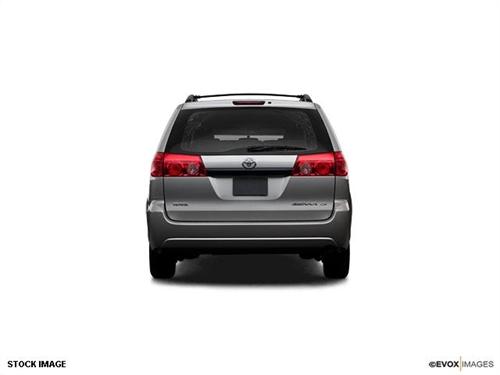 Toyota Sienna 2008 photo 4