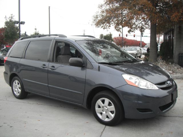 Toyota Sienna 2008 photo 1