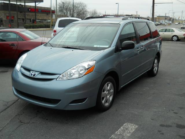 Toyota Sienna 2009 photo 3