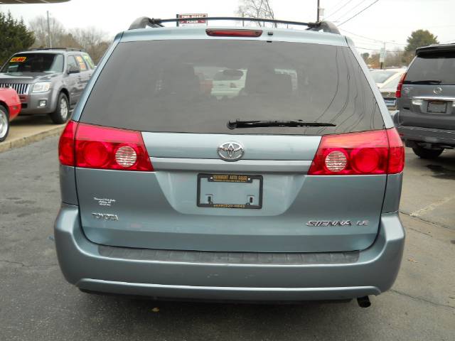 Toyota Sienna 2009 photo 5