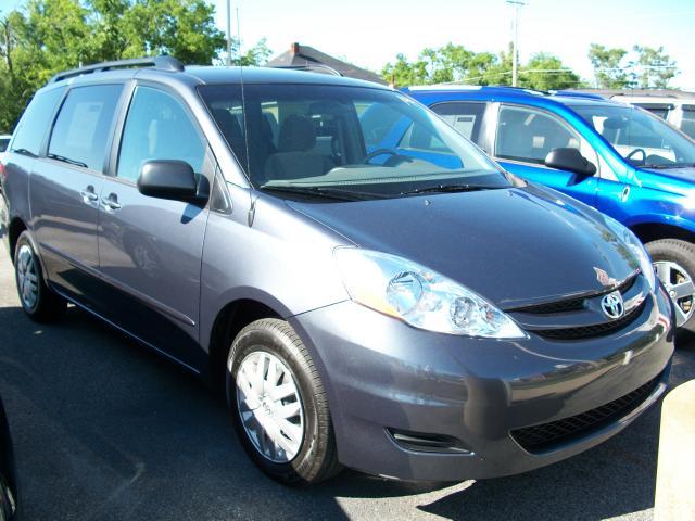Toyota Sienna 2009 photo 1
