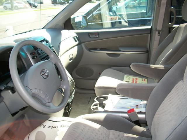 Toyota Sienna 2009 photo 4