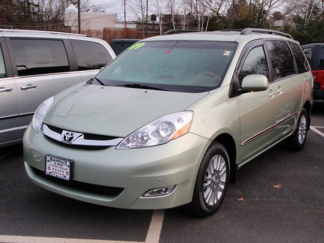 Toyota Sienna ION 2 AUTO MiniVan