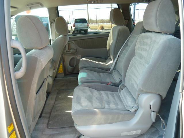 Toyota Sienna 2009 photo 2