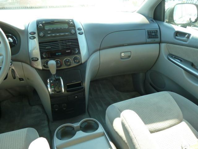 Toyota Sienna 2009 photo 4