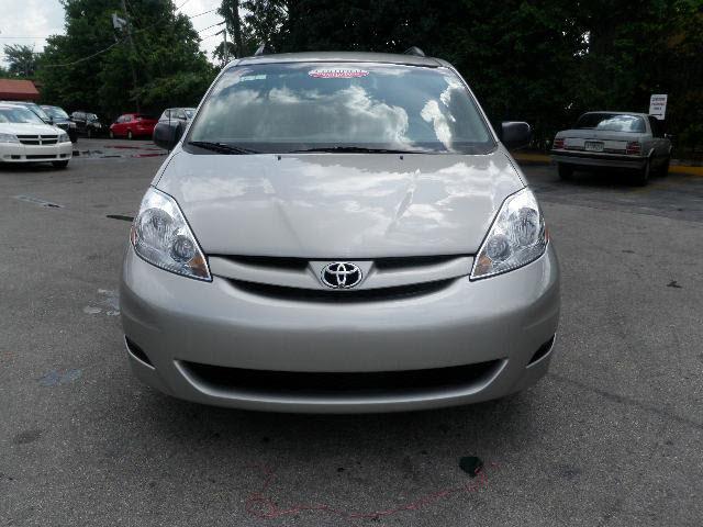 Toyota Sienna 2009 photo 1