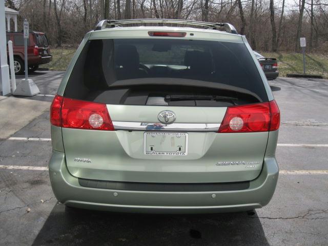Toyota Sienna 2009 photo 5