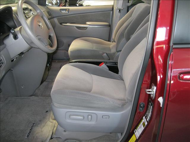 Toyota Sienna 2009 photo 5