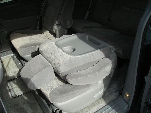 Toyota Sienna 2009 photo 4