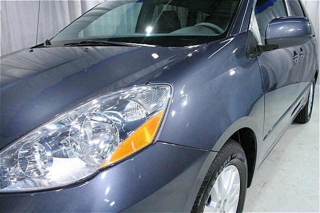 Toyota Sienna 2009 photo 3