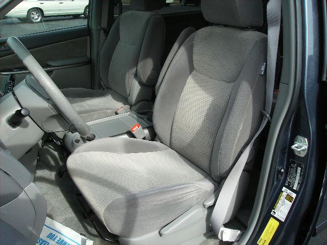 Toyota Sienna 2009 photo 2