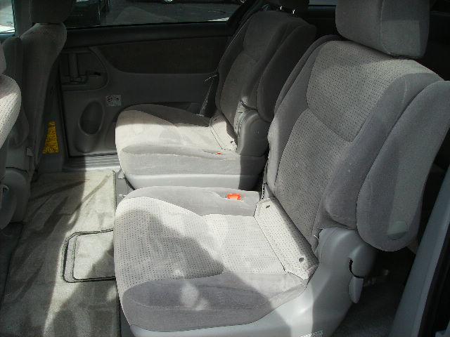 Toyota Sienna 2009 photo 3