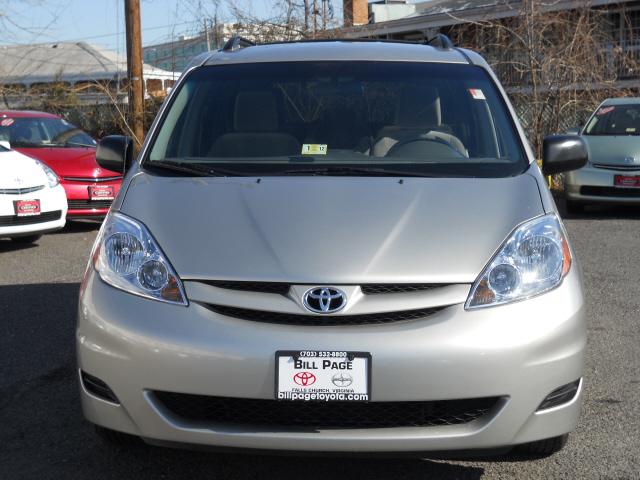 Toyota Sienna 2009 photo 5