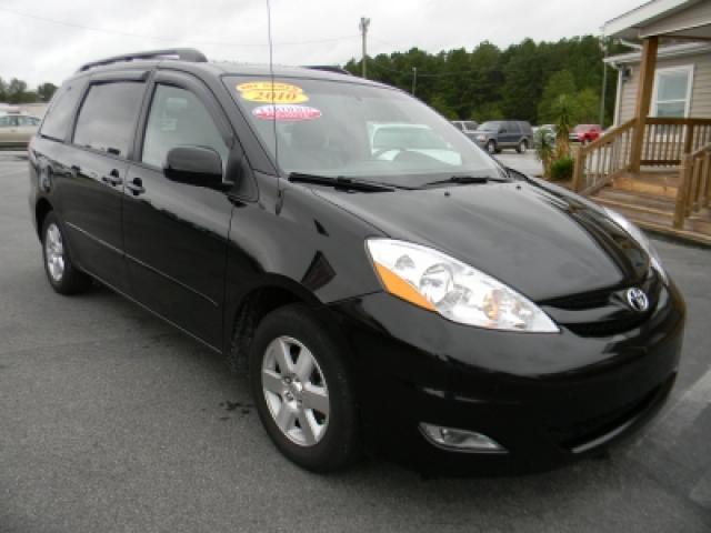 Toyota Sienna 2010 photo 4