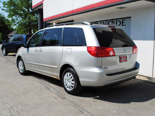 Toyota Sienna C230 W/amg Sport Package MiniVan