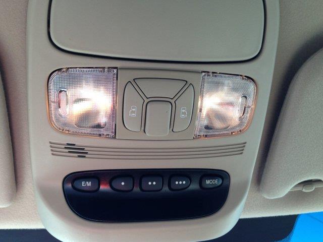 Toyota Sienna 2010 photo 2