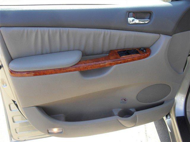 Toyota Sienna 2010 photo 1