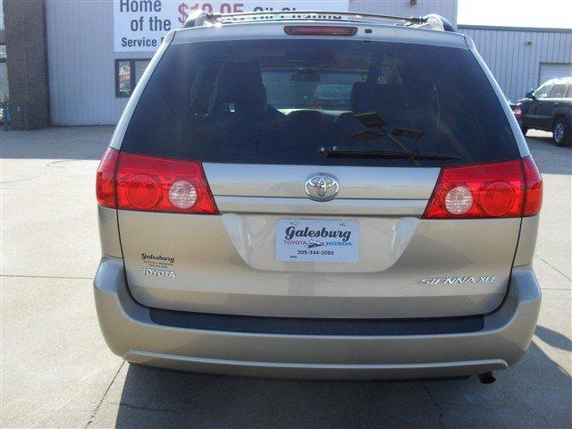 Toyota Sienna SEL Sport Utility 4D MiniVan