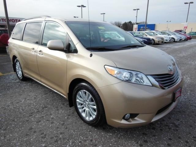 Toyota Sienna 2011 photo 5