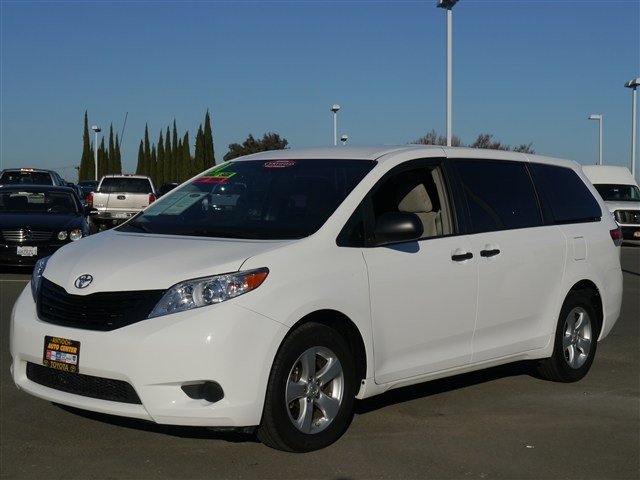 Toyota Sienna SLE --z71 Pkg Unspecified