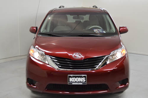 Toyota Sienna 2011 photo 1