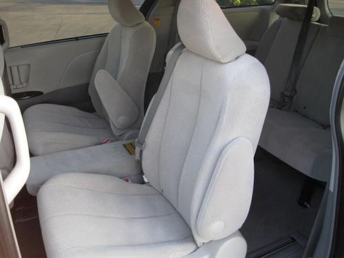 Toyota Sienna 2011 photo 5