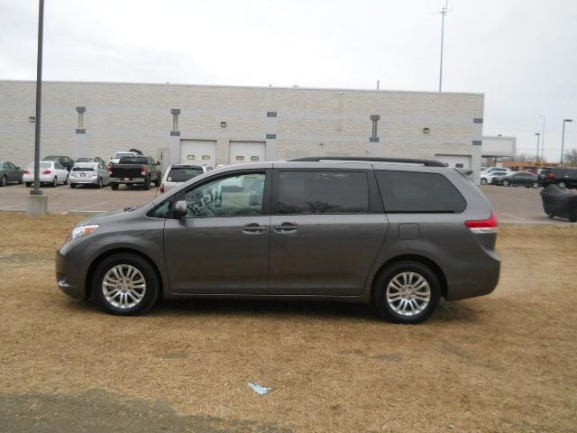 Toyota Sienna SEL Sport Utility 4D MiniVan