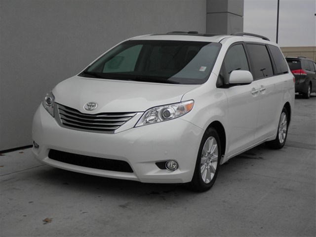 Toyota Sienna SLE --z71 Pkg Unspecified