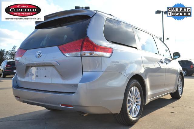 Toyota Sienna 2011 photo 5