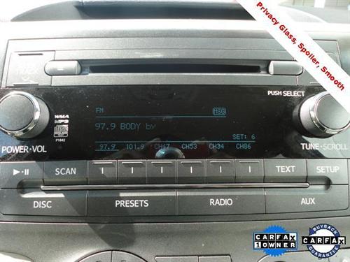 Toyota Sienna 2011 photo 2