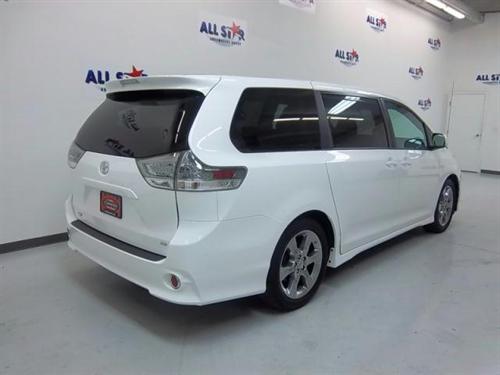 Toyota Sienna SE Other