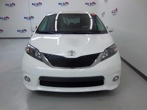 Toyota Sienna 2011 photo 1