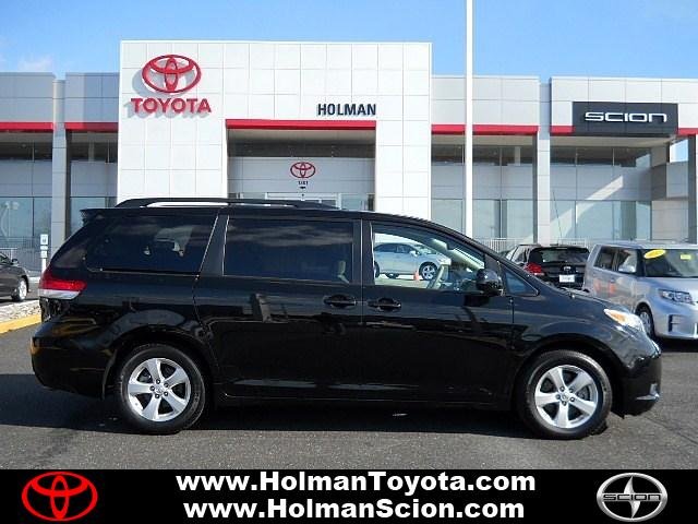 Toyota Sienna SLE --z71 Pkg Unspecified