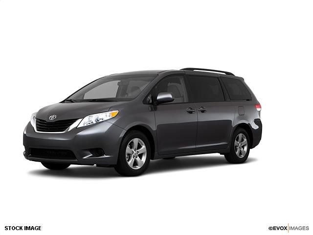 Toyota Sienna 2011 photo 4