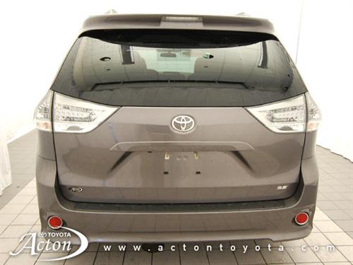 Toyota Sienna 2011 photo 5