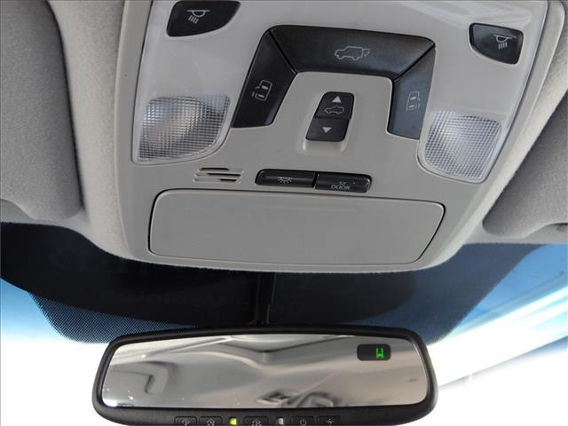 Toyota Sienna 2011 photo 14
