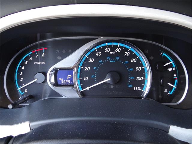 Toyota Sienna 2011 photo 15