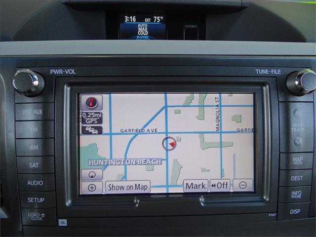 Toyota Sienna 2011 photo 16