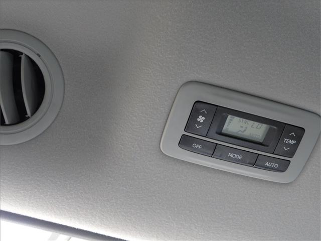 Toyota Sienna 2011 photo 24
