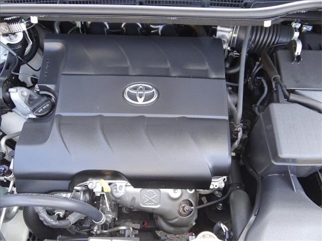 Toyota Sienna 2011 photo 6